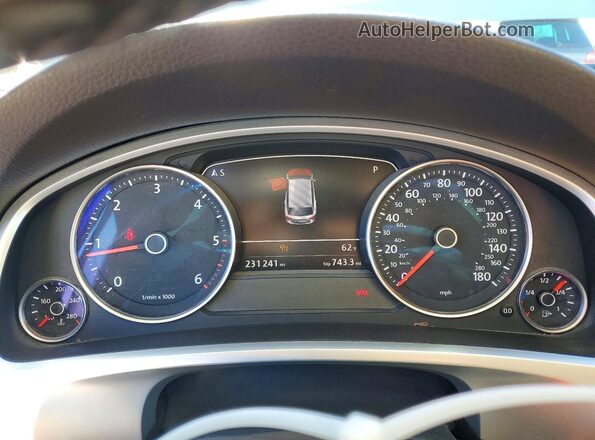 WVGEP9BP8GD002495 2016 VOLKSWAGEN TOUAREG Белый Вид задних сидений