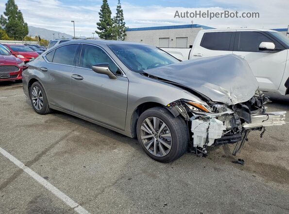 58AC21B18LU007833 2020 LEXUS ES Серебряный Передняя правая четверть