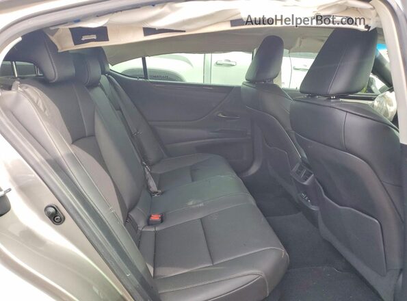 58AC21B18LU007833 2020 LEXUS ES Серебряный Вид задних сидений