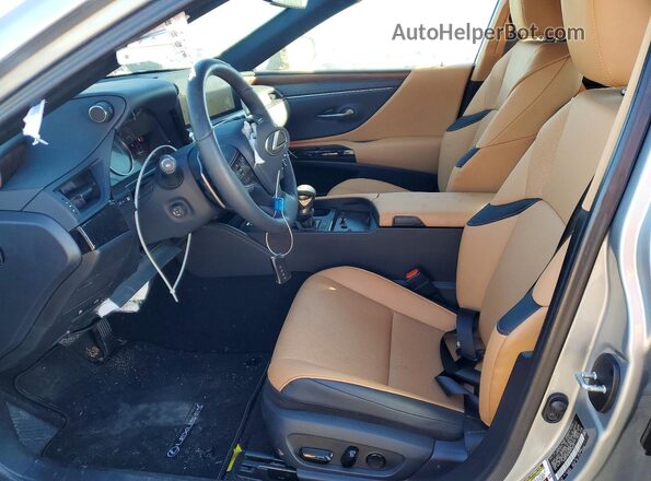 58AD11D13PU011833 2023 LEXUS ES Серебряный Вид салона спереди