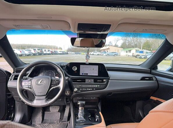 58ADZ1B10PU155223 2023 LEXUS ES Черный Вид щитка приборов