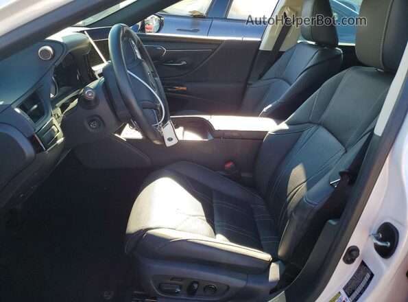 58AEZ1B15RU165348 2024 LEXUS ES Белый Вид салона спереди
