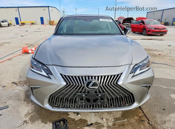 58AFZ1B15MU106913 2021 LEXUS ES Silver Front view
