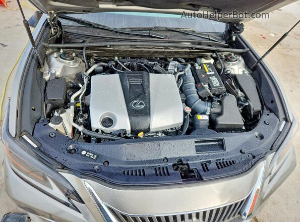 58AFZ1B15MU106913 2021 LEXUS ES Silver Rear interior view