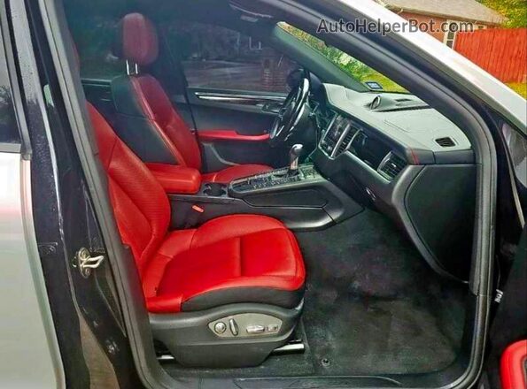 WP1AA2A57JLB19086 2018 PORSCHE MACAN Silver Widok z tyłu