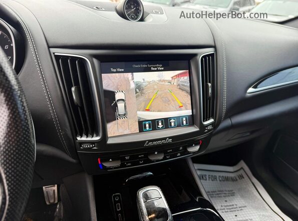 ZN661XUS7KX335888 2019 MASERATI LEVANTE Белый Вид задних сидений