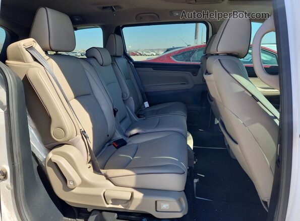 5FNRL6H92RB032807 2024 HONDA ODYSSEY White Widok wnętrza z tyłu