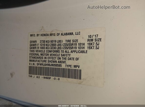 5FNRL6H99JB050595 2018 HONDA ODYSSEY White ძრავის განყოფილების ხედი