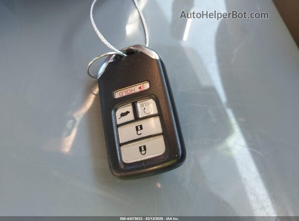 5FNYF5H36KB001896 2019 HONDA PILOT Белый Вид панели приборов