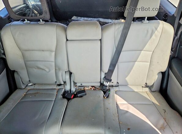 5FNYF5H58KB000735 2019 HONDA PILOT Серебряный Вид задних сидений