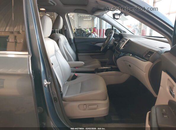 5FNYF6H03JB045199 2018 HONDA PILOT Blue Вид салону спереду