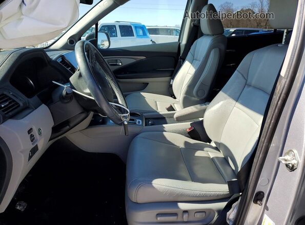 5FNYF6H58KB065476 2019 HONDA PILOT Серебряный Вид салона спереди