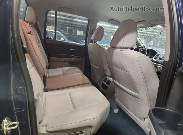 5FPYK3F56HB005290 2017 HONDA RIDGELINE Blue Vista de los asientos traseros