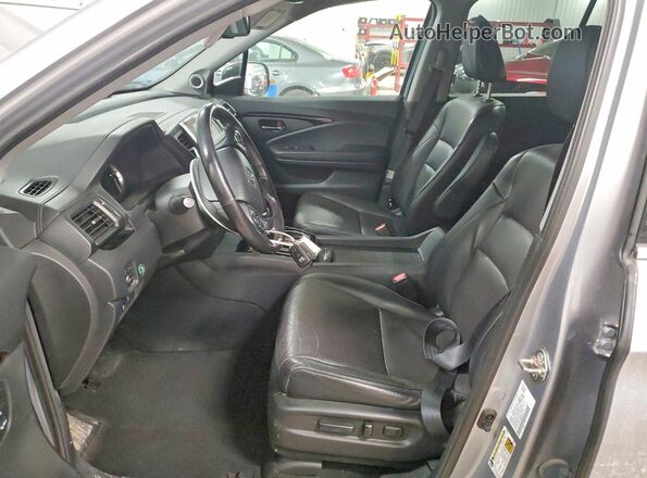 5FPYK3F70KB029786 2019 HONDA RIDGELINE Silver Widok wnętrza z przodu