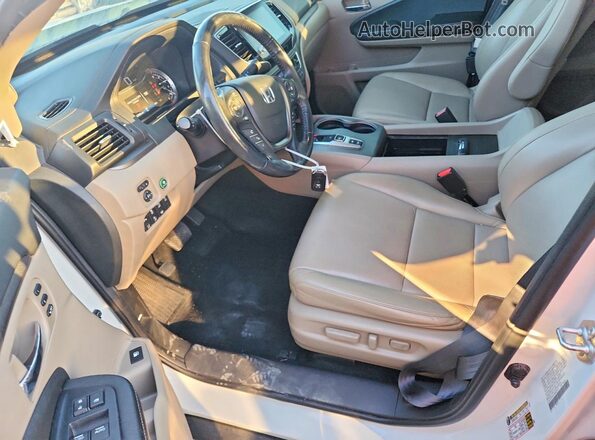 5FPYK3F75NB029772 2022 HONDA RIDGELINE Белый Вид салона спереди