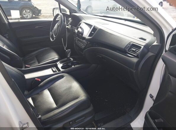 5FPYK3F78HB034887 2017 HONDA RIDGELINE White წინა სალონის ხედი