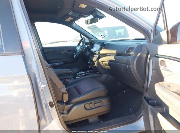 5FPYK3F87NB034836 2022 HONDA RIDGELINE Light Blue Вид салона спереди