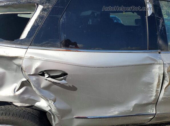5GAERBKW2LJ163760 2020 BUICK ENCLAVE Серебряный Вид задней части салона