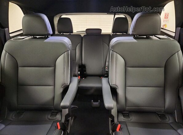 5GAEVAKS2TJ152082 2026 BUICK ENCLAVE Белый Вид задних сидений