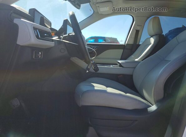 5LM5J6WC9SGL14613 2025 LINCOLN AVIATOR Белый Вид салона спереди