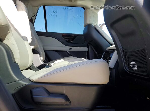 5LM5J6WC9SGL14613 2025 LINCOLN AVIATOR Белый Вид задней части салона