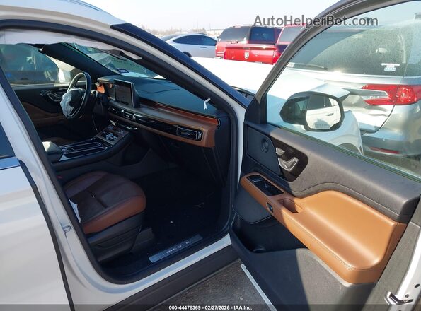 5LM5J7WC1PGL01870 2023 LINCOLN AVIATOR Белый Вид салона спереди