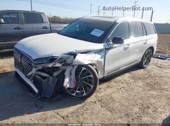 5LM5J7WC4SGL11009 2025 LINCOLN AVIATOR Белый Передняя левая четверть