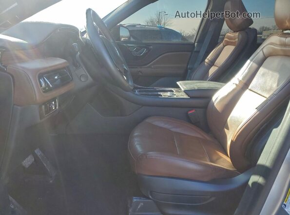5LM5J7XC2RGL06738 2024 LINCOLN AVIATOR Серебряный Вид салона спереди