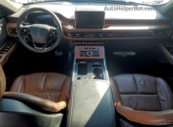5LM5J7XC2RGL06738 2024 LINCOLN AVIATOR Серебряный Вид панели приборов