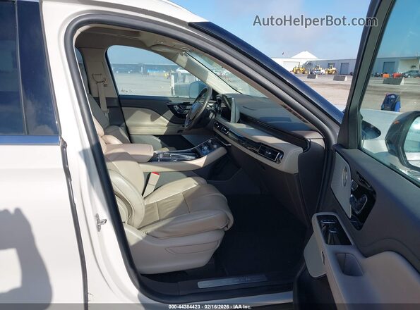 5LM5J7XC3LGL00616 2020 LINCOLN AVIATOR Серый Вид салона спереди