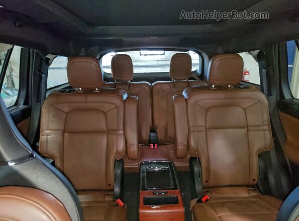 5LM5J7XC9RGL08499 2024 LINCOLN AVIATOR Gray Widok tylnych siedzeń