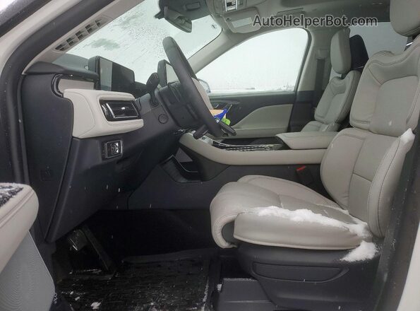 5LM5J7XCXTGL02783 2026 LINCOLN AVIATOR Белый Вид салона спереди