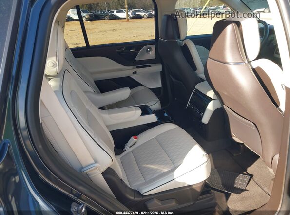5LM5J9XC0LGL04957 2020 LINCOLN AVIATOR Черный Вид наклейки с VIN-кодом