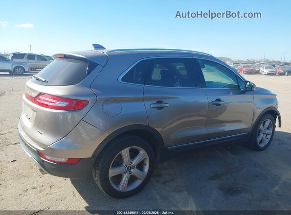 5LMCJ1C91JUL33014 2018 LINCOLN MKC Tan Widok wnętrza z tyłu