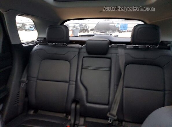 5LMCJ1D98MUL07352 2021 LINCOLN CORSAIR White Rear seats view