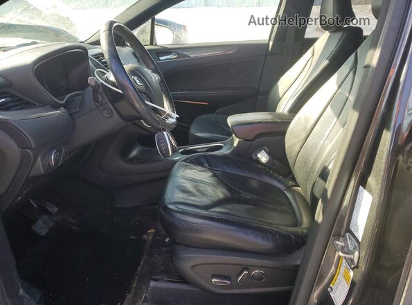 5LMCJ2C97HUL21126 2017 LINCOLN MKC Черный Вид салона спереди