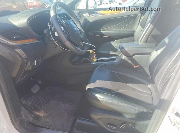 5LMCJ3D92KUL38198 2019 LINCOLN MKC Белый Вид салона спереди