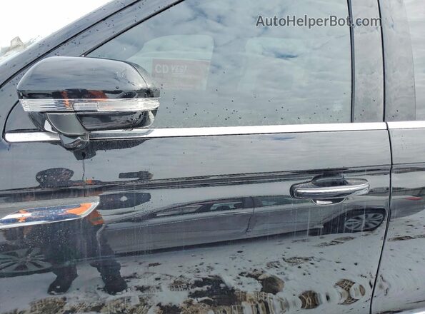 5LMJJ2LG0REL04993 2024 LINCOLN NAVIGATOR Черный Вид салона спереди