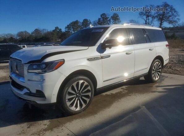 5LMJJ2LG1PEL10699 2023 LINCOLN NAVIGATOR Белый Передняя левая четверть