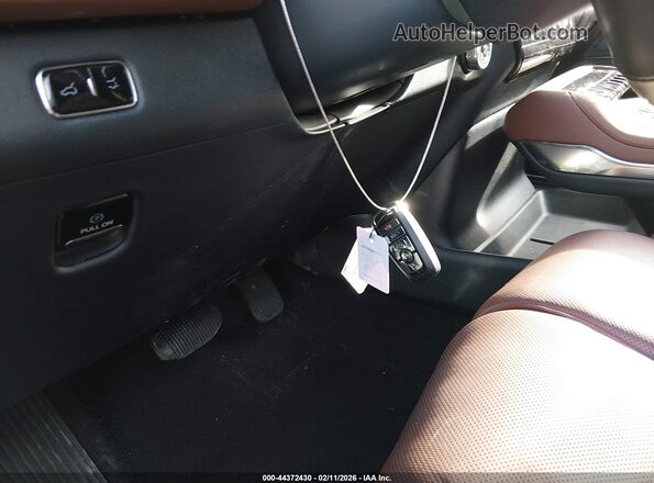5LMJJ2LG1SEL03809 2025 LINCOLN NAVIGATOR Черный Вид панели приборов