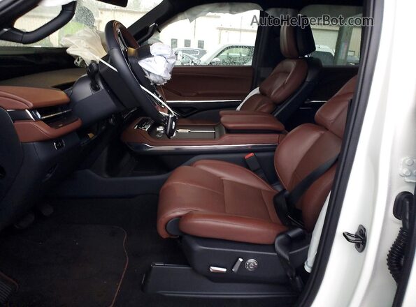 5LMJJ2LG1SEL13191 2025 LINCOLN NAVIGATOR Белый Вид салона спереди