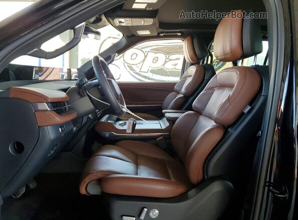 5LMJJ2LG2SEL07545 2025 LINCOLN NAVIGATOR Black Vista interior delantera