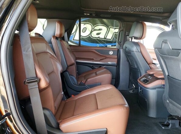 5LMJJ2LG2SEL07545 2025 LINCOLN NAVIGATOR Black Vista interior trasera