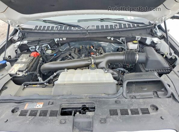 5LMJJ2LG4REL17780 2024 LINCOLN NAVIGATOR White Вид підкапотного простору