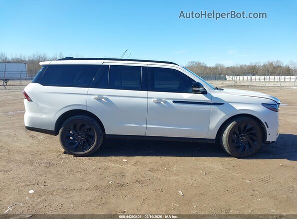 5LMJJ2LG5SEL00959 2025 LINCOLN NAVIGATOR Белый Вид задней части салона