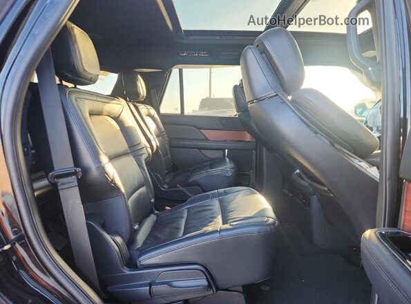 5LMJJ2LG6REL02715 2024 LINCOLN NAVIGATOR Black Вид задньої частини салону