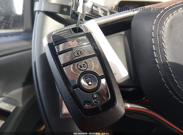 5LMJJ2LG9SEL02505 2025 LINCOLN NAVIGATOR Black Widok deski rozdzielczej