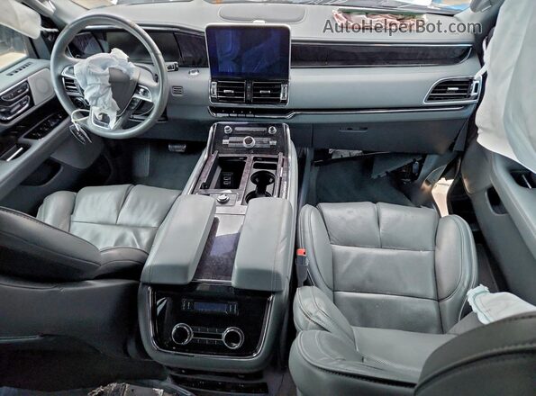 5LMJJ2LT0KEL17455 2019 LINCOLN NAVIGATOR Белый Вид панели приборов