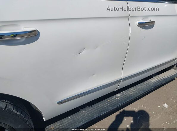 5LMJJ2LT7JEL07004 2018 LINCOLN NAVIGATOR White 