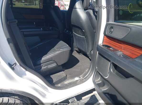 5LMJJ2LT7JEL07004 2018 LINCOLN NAVIGATOR White Widok naklejki z numerem VIN